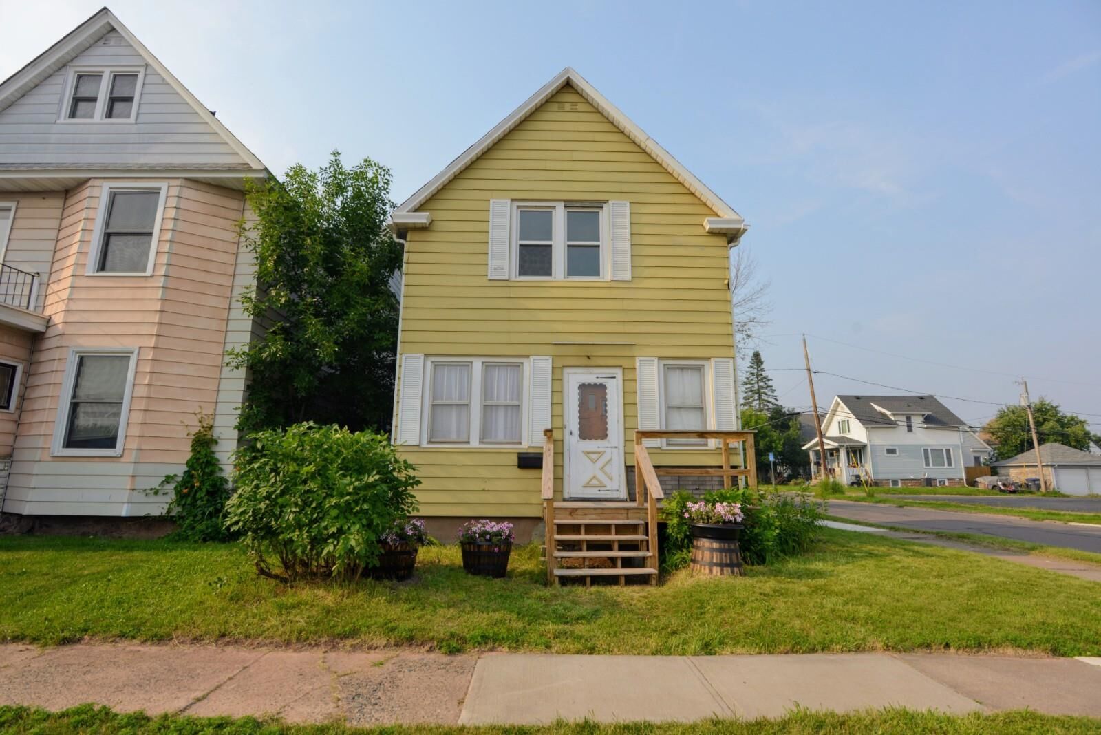 Property Photo: 3201 Chestnut St MN 55806