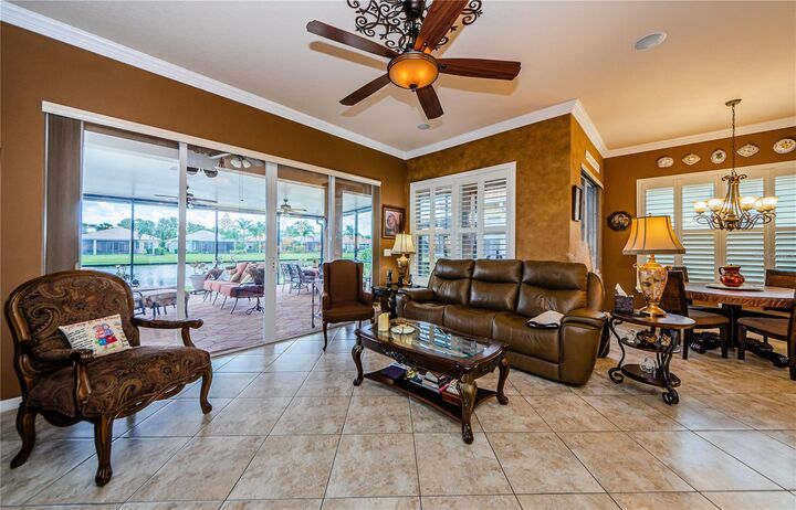 Property Photo:  4947 Sandy Brook Circle  FL 33598 