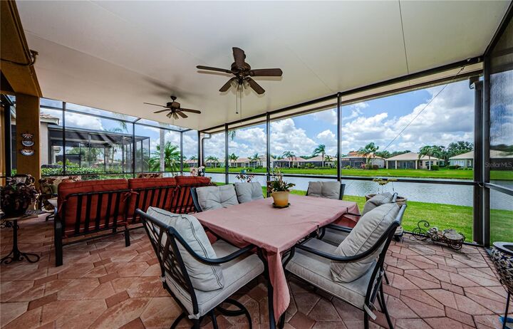 Property Photo:  4947 Sandy Brook Circle  FL 33598 