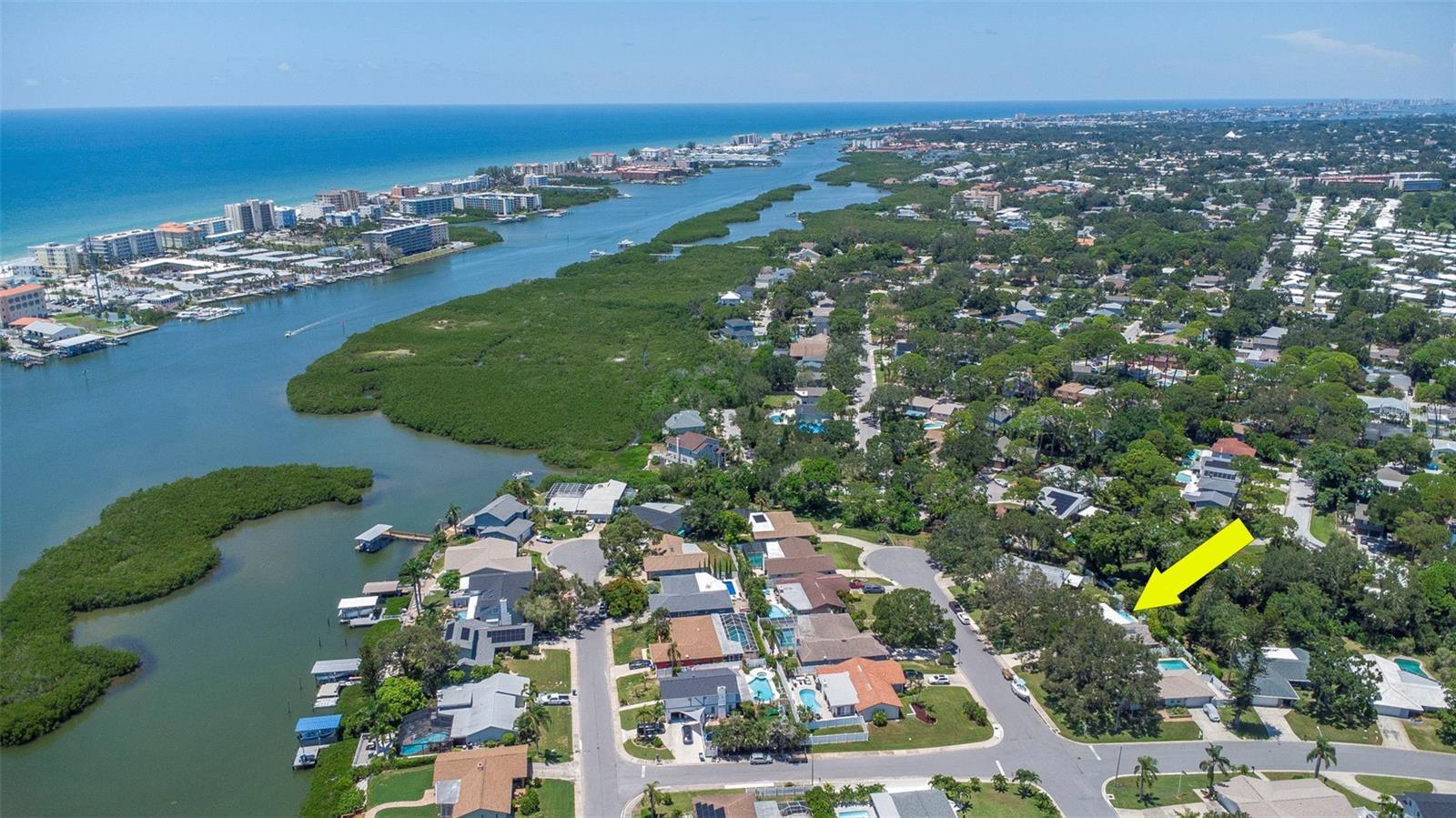 Property Photo: 8135 Bayshore Drive FL 33776