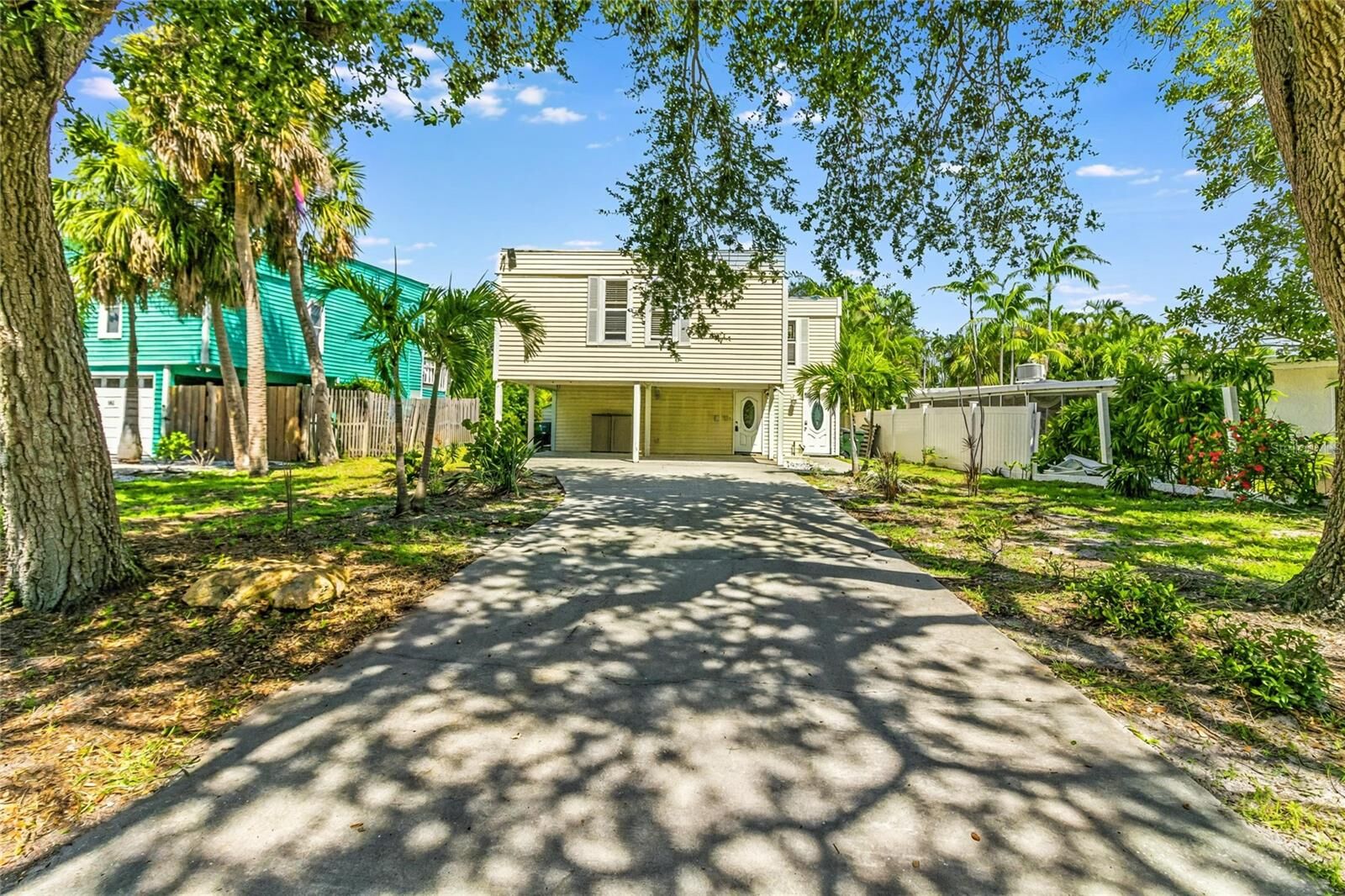 Property Photo:  643 Calle De Peru  FL 34242 