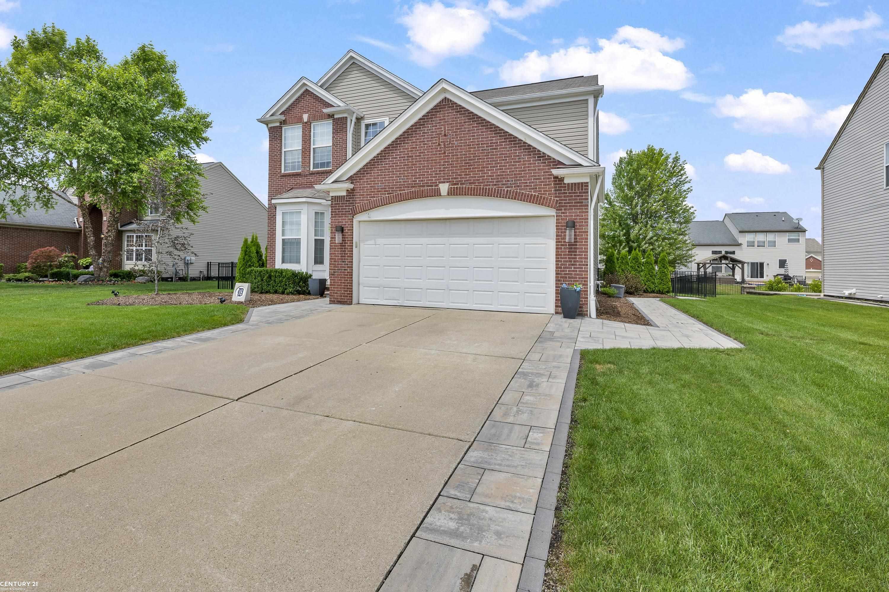 Property Photo: 19039 Pembridge Street MI 48042