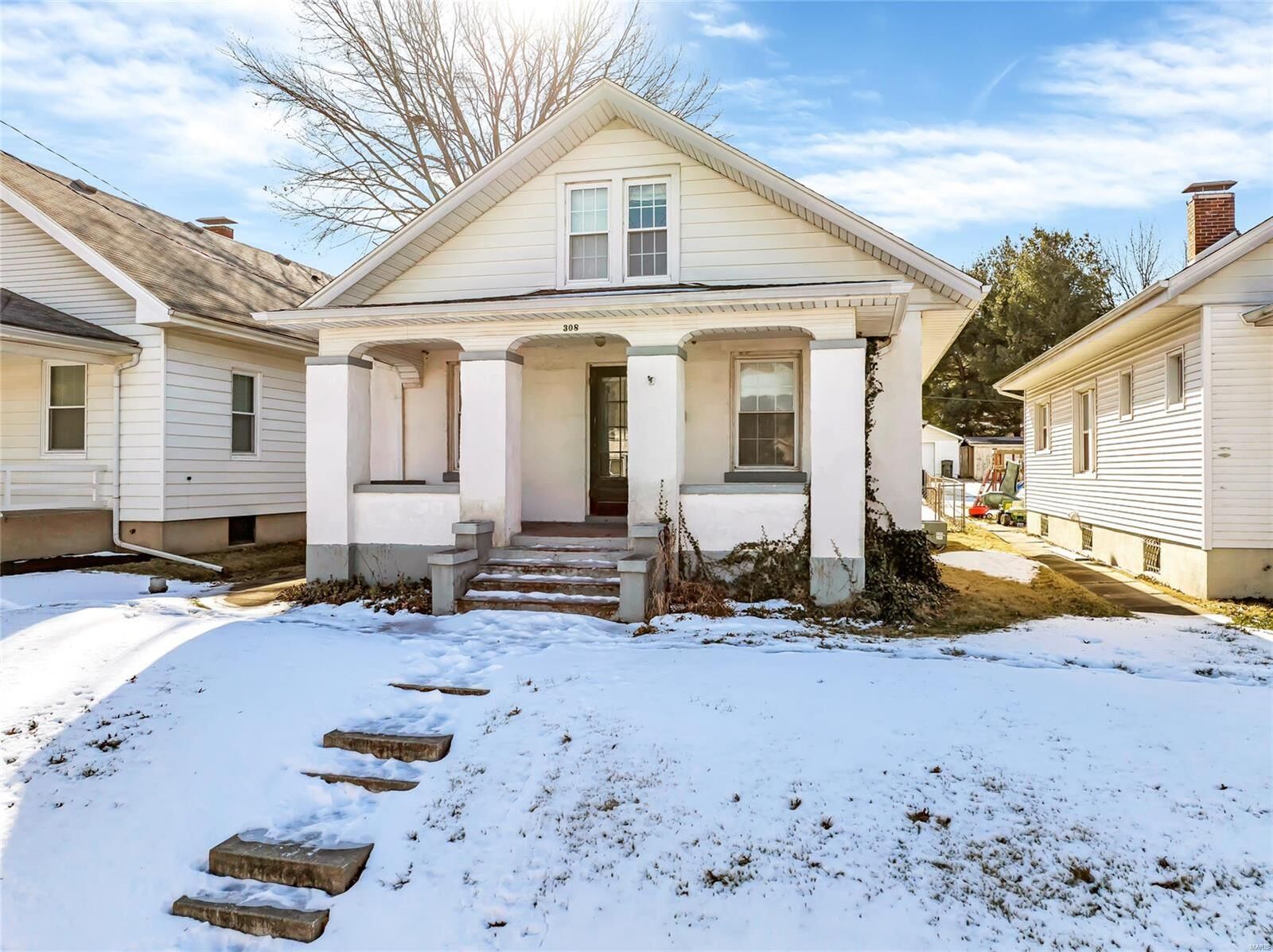 Property Photo:  308 W 3rd Street  IL 62298 