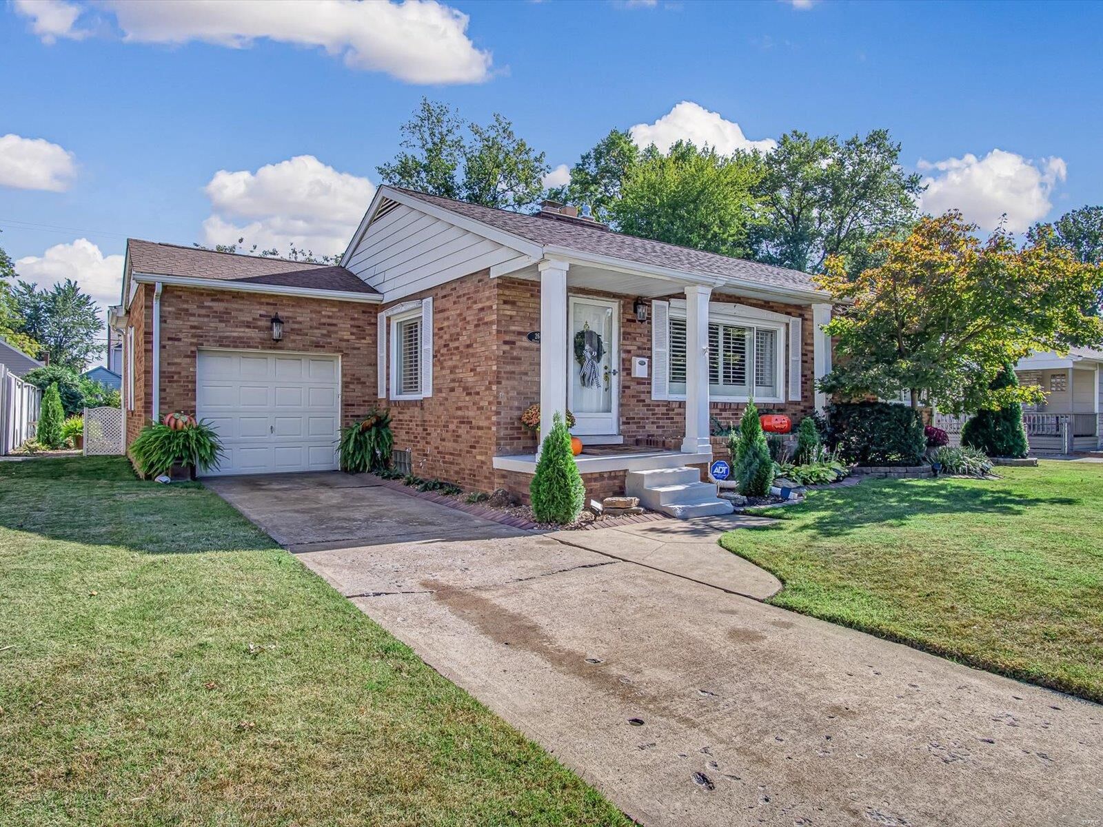 Property Photo: 2640 Edison Avenue IL 62040