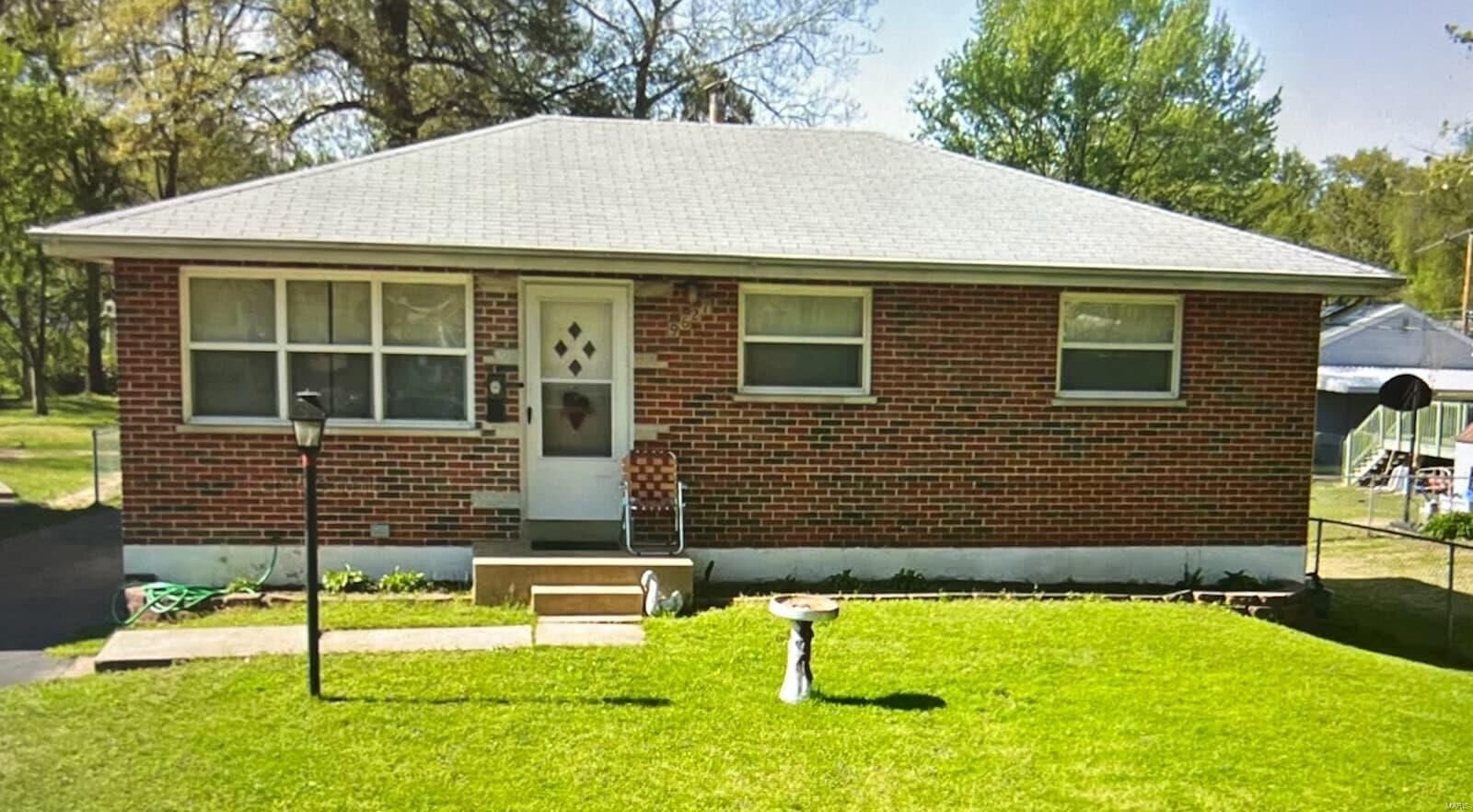 Property Photo: 9627 Holtwood Road MO 63114