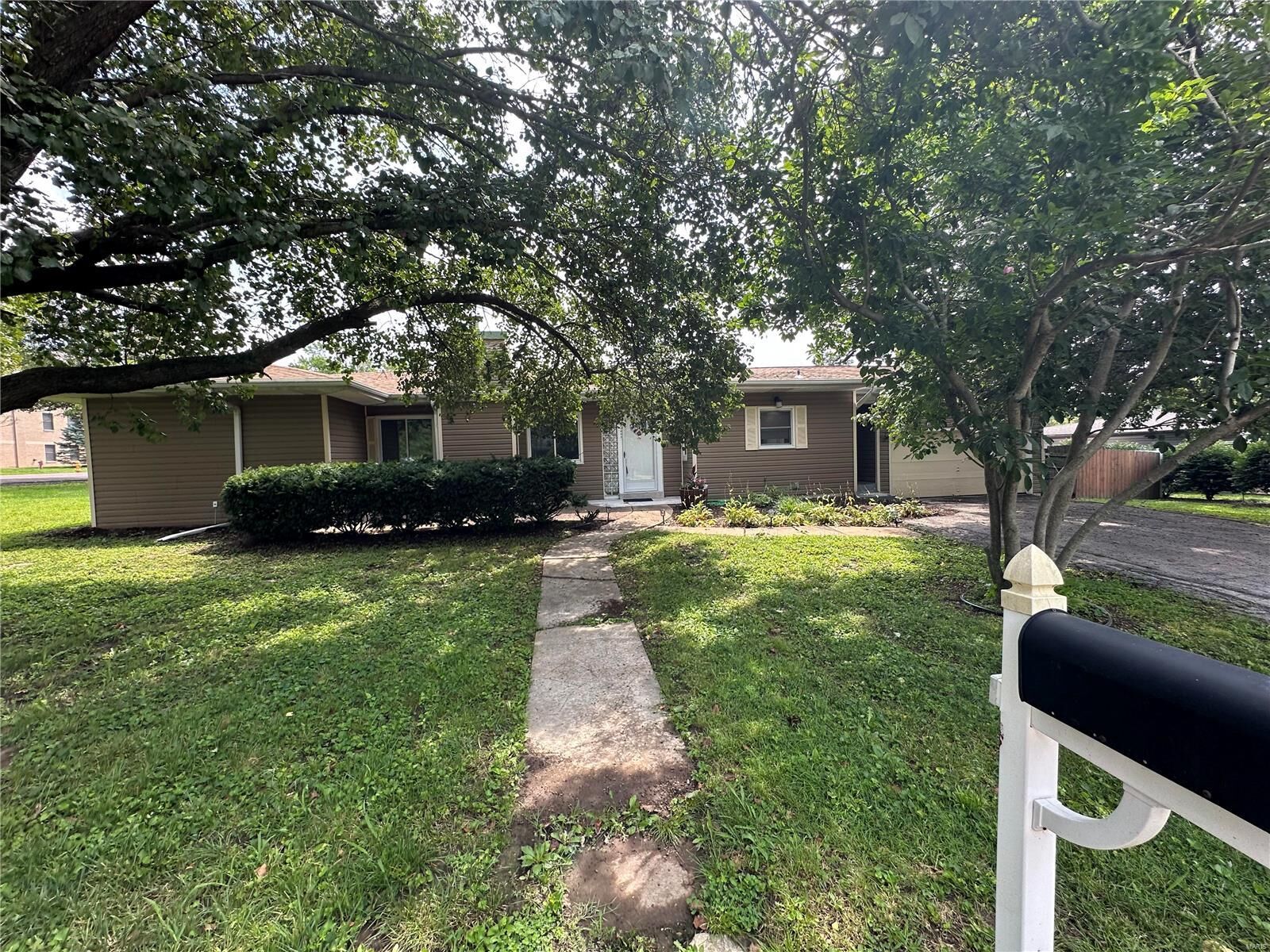 Property Photo: 9404 Parklind Drive MO 63126