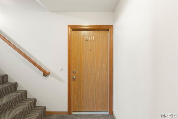 Property Photo: 21 Village West Court 201 MO 63090