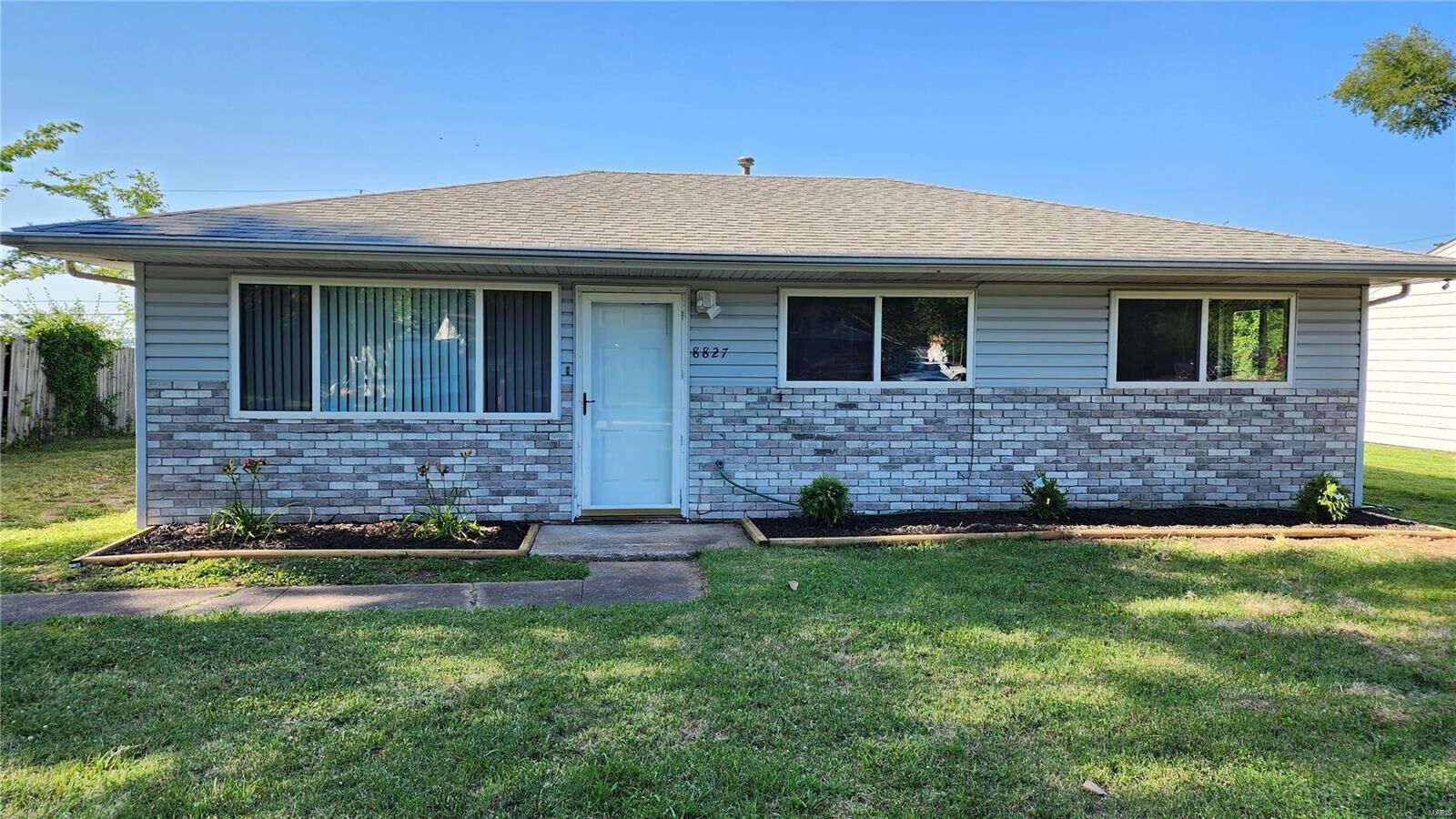 Property Photo: 8827 Bermuda Avenue IL 62232