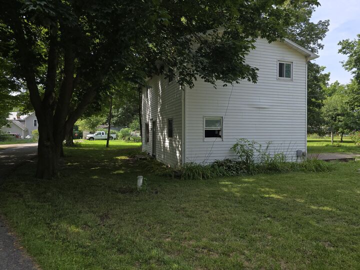 Property Photo: 2571 Brad Street MI 49239