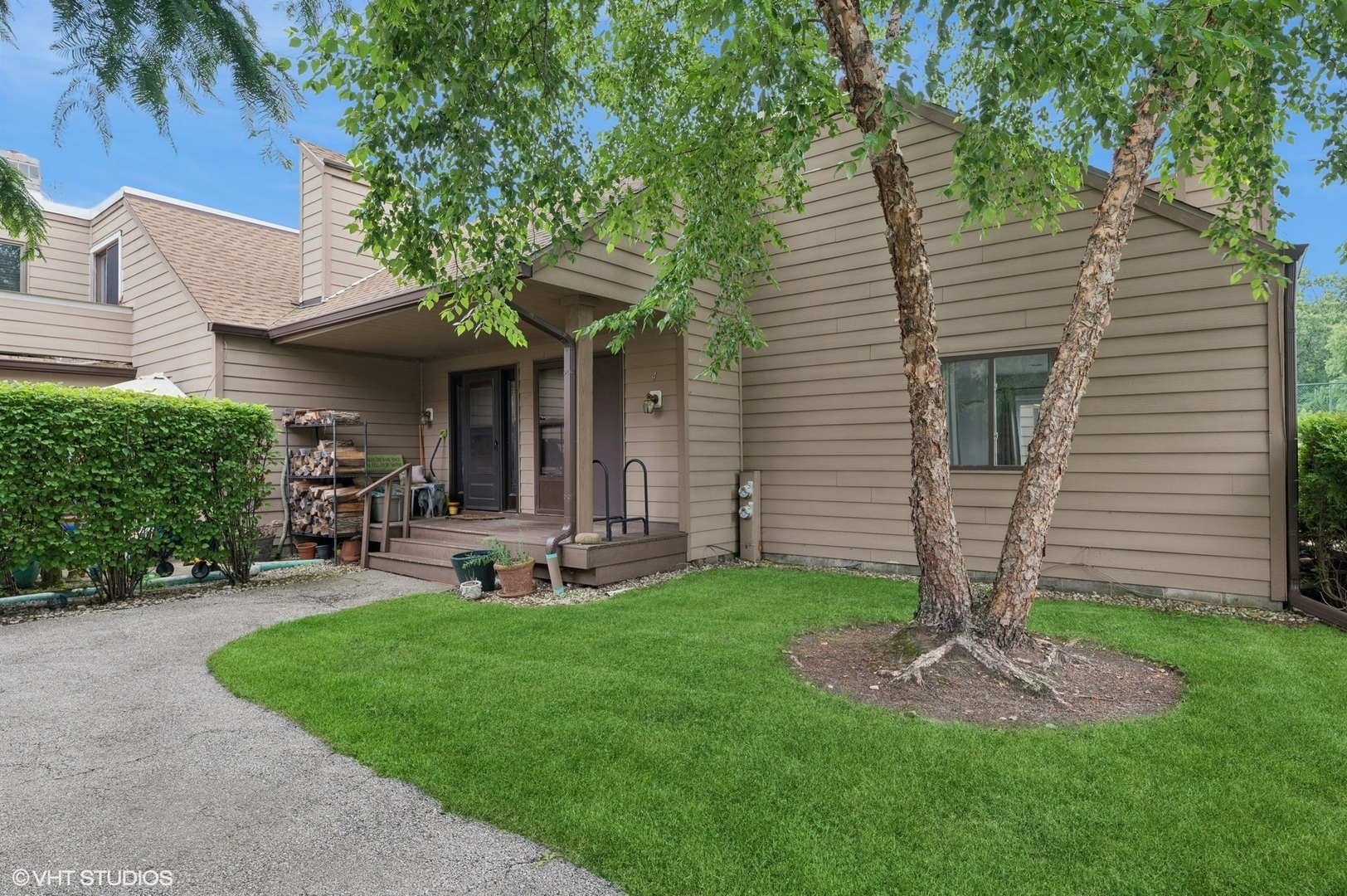 Property Photo: 3377 Beacon Street 4 IL 60064