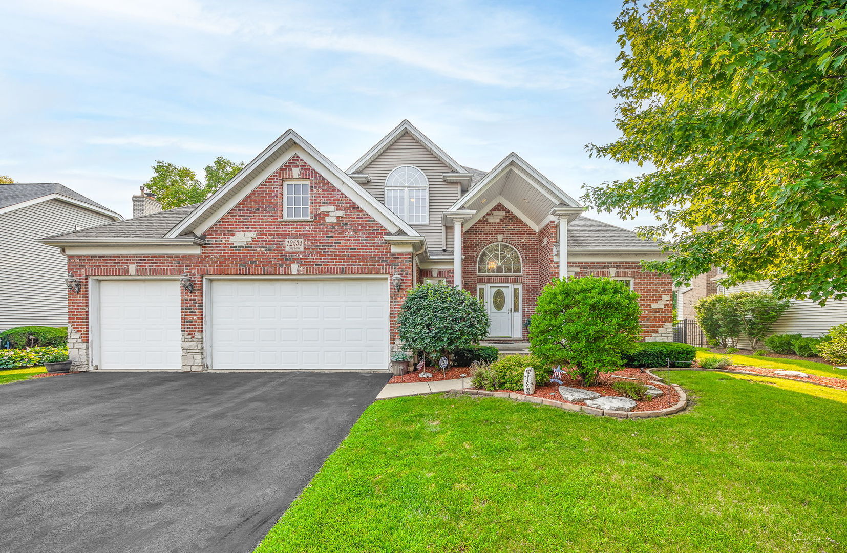 Property Photo: 12534 Lily Lane IL 60585