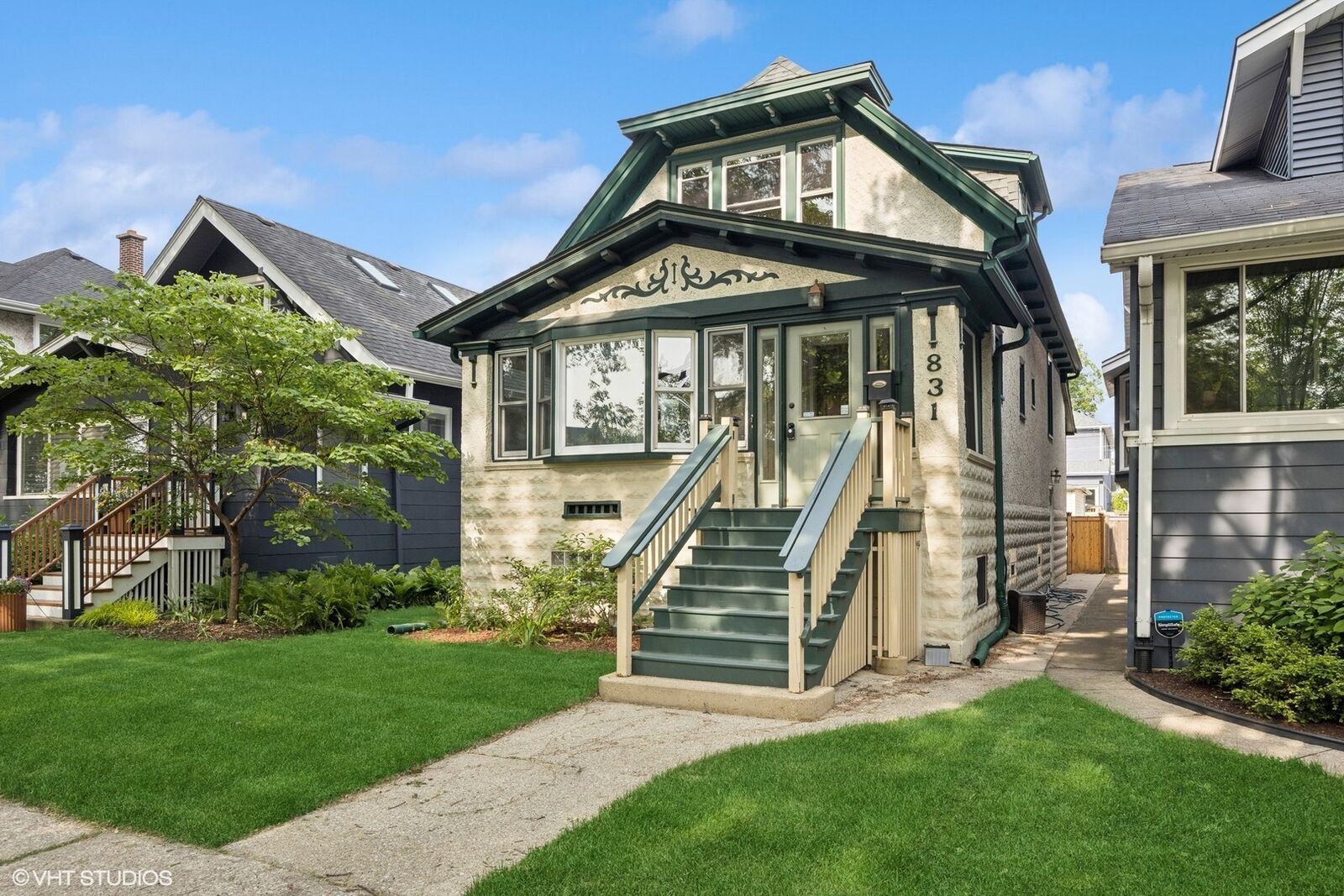 Property Photo:  831 Home Avenue  IL 60304 