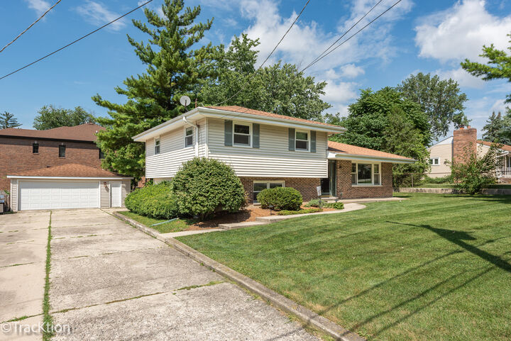 Property Photo:  138 W Chicago Avenue  IL 60559 