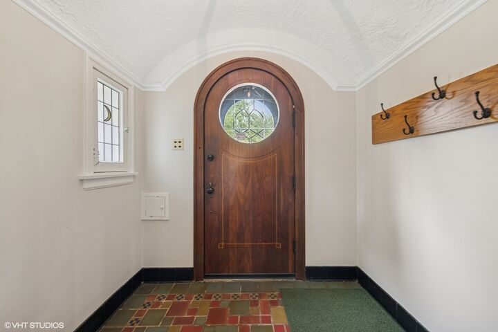 Property Photo: 1118 N Kenilworth Avenue IL 60302
