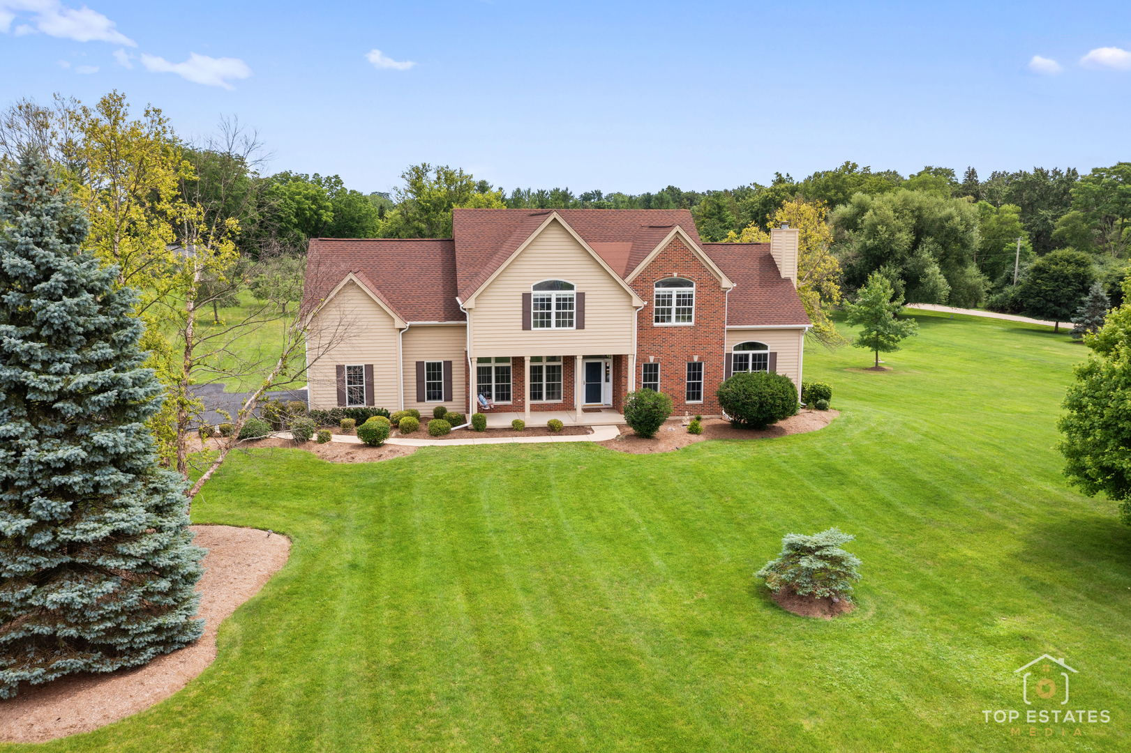 Property Photo: 175 Clover Hill Lane IL 60010