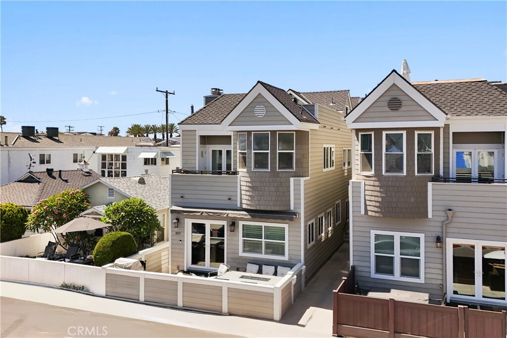 Property Photo:  307 34th Street B  CA 92663 