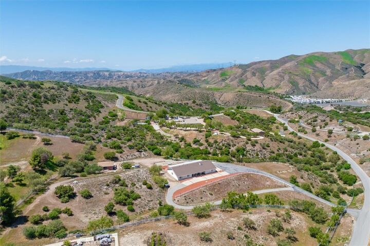 Property Photo:  13700 Summit Knoll Road  CA 91390 