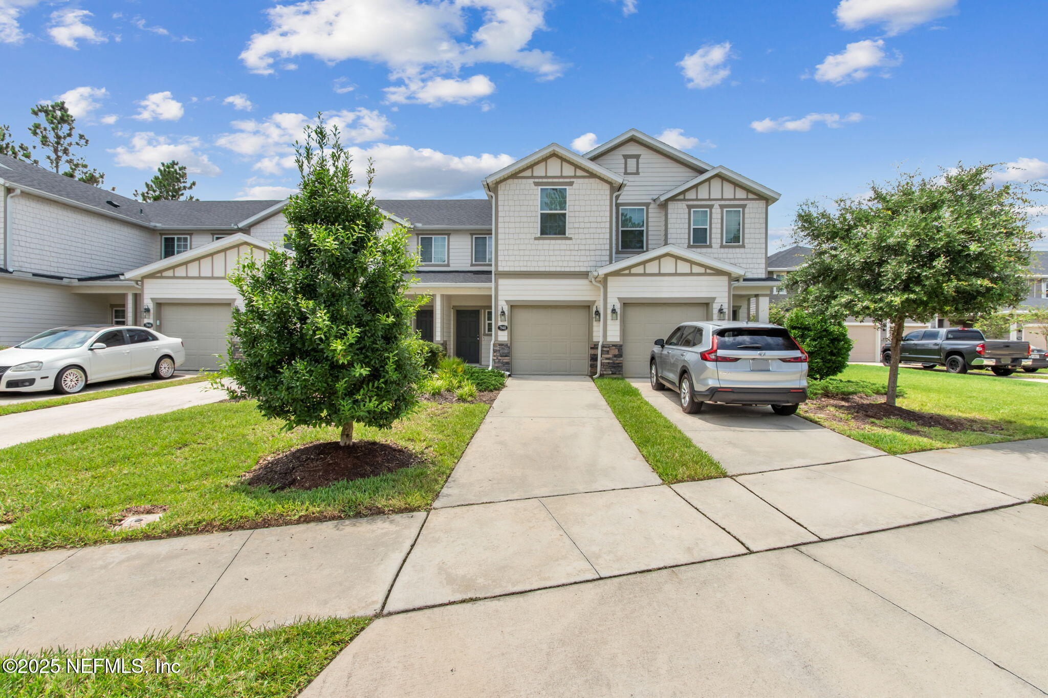 Property Photo: 7940 Merchants Way FL 32222