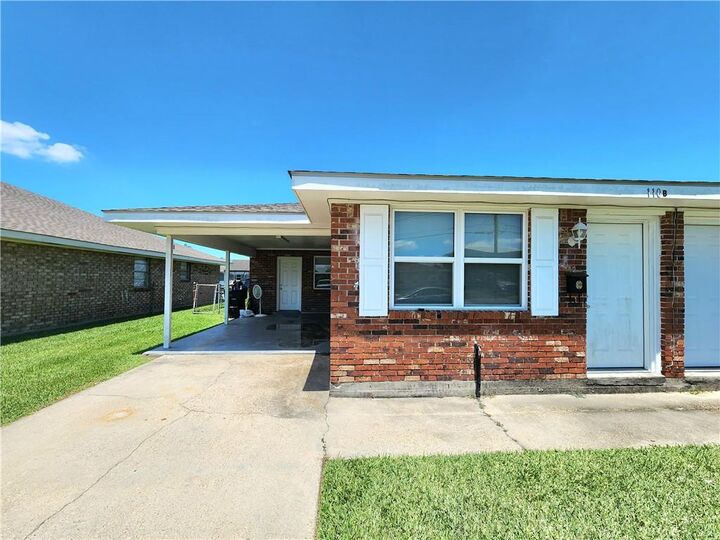 Property Photo: 110 Zeta Street B LA 70037
