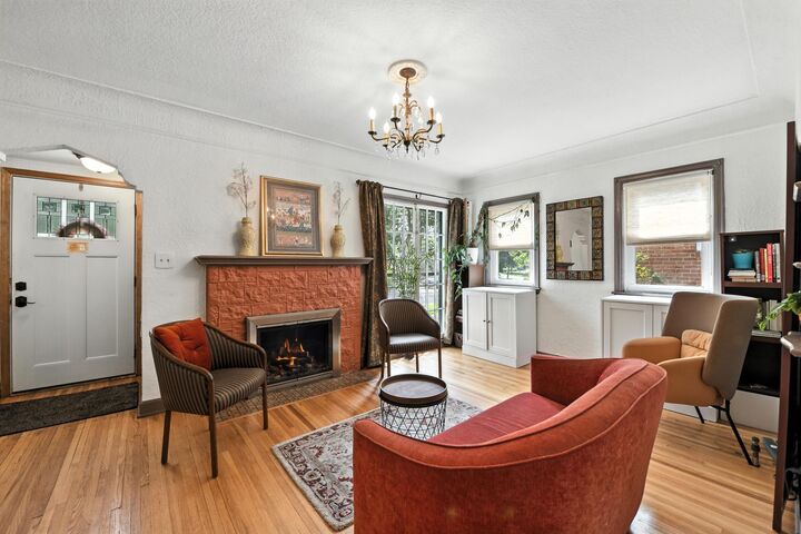 Property Photo:  1136 Xerxes Avenue S  MN 55405 