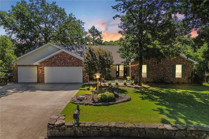 Property Photo: 6 Belaire Drive AR 72631