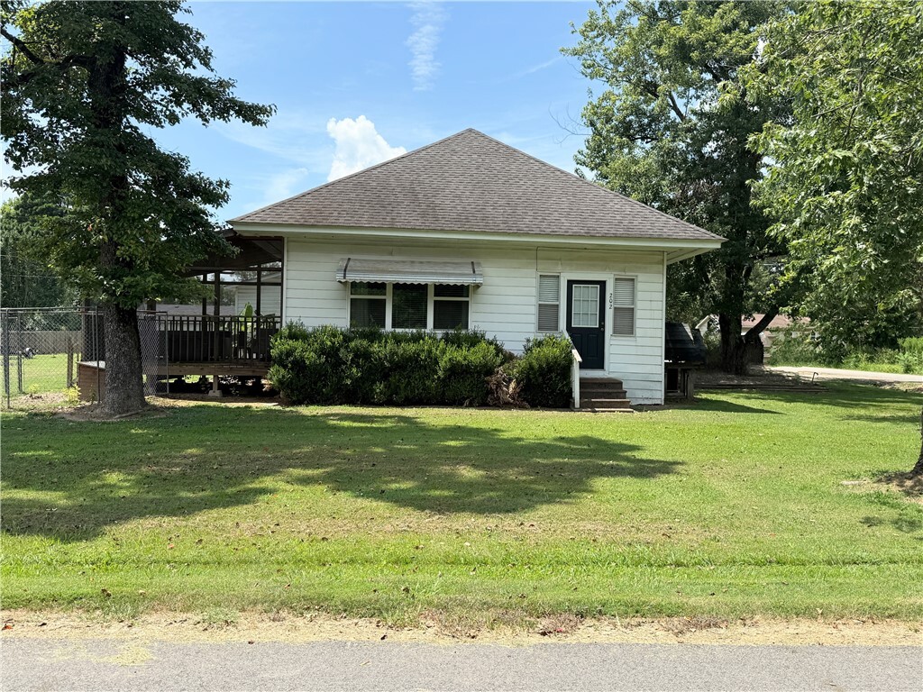 Property Photo: 202 11th Street AR 72863