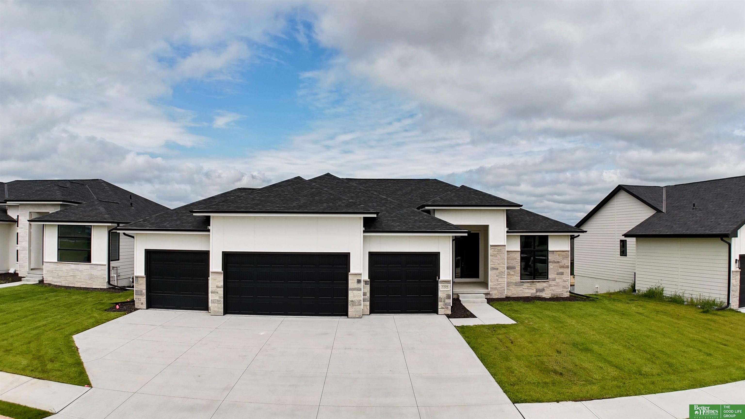 5504 N 212th Avenue  Elkhorn NE 68022 photo