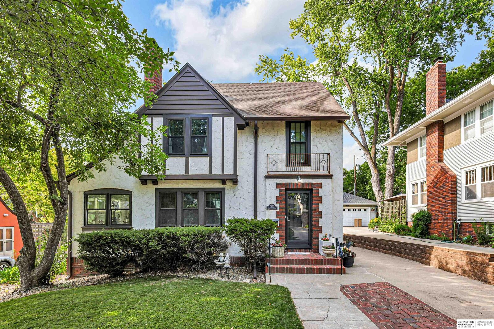 Property Photo: 5116 Western Avenue NE 68132