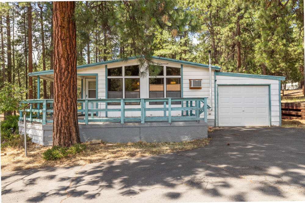 Property Photo: 16907 Ponderosa Lane OR 97601