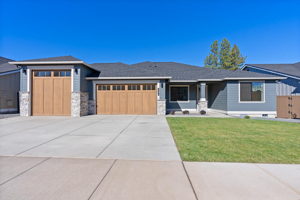 Property Photo:  1391 NW Ochoa Drive  OR 97703 