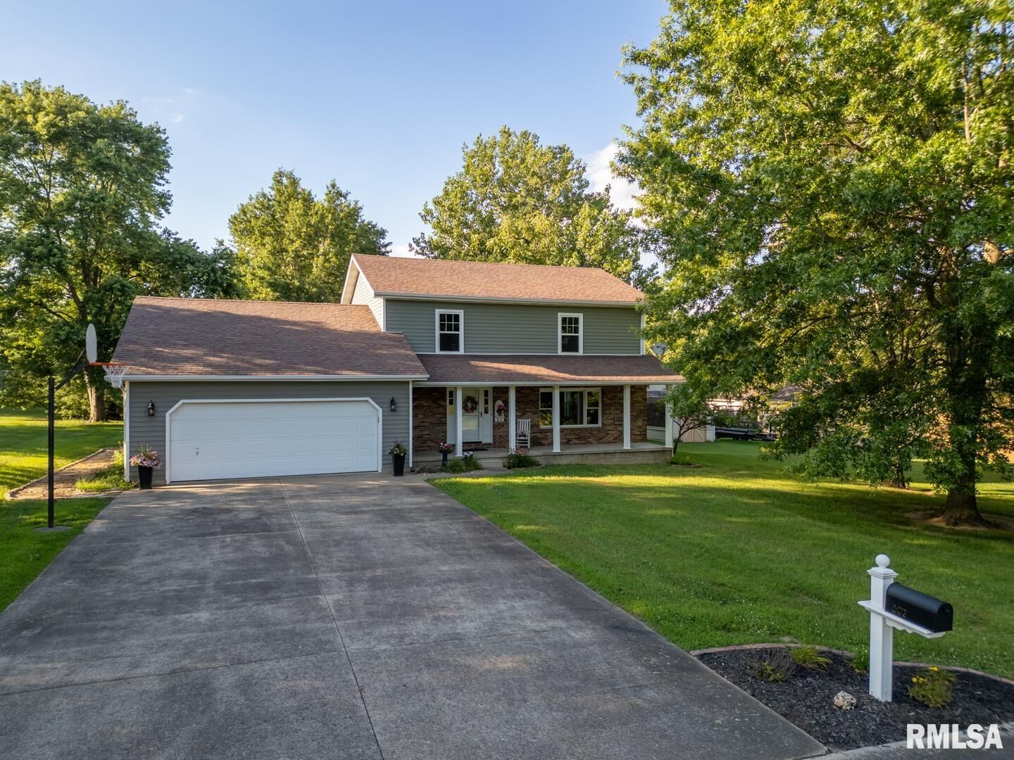 Property Photo: 802 Cottonwood Lane IL 62918