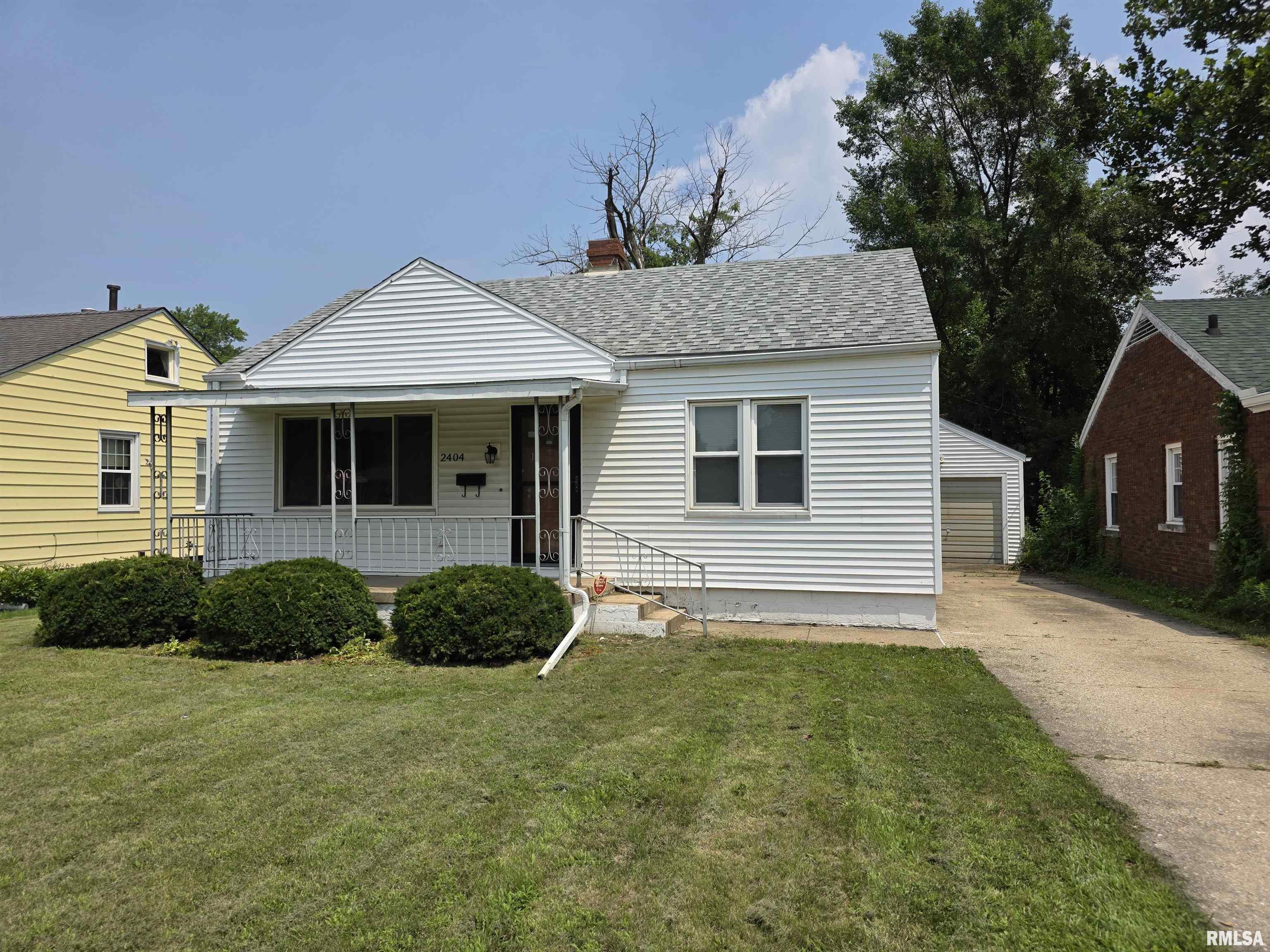 Property Photo:  2404 N Gale Avenue  IL 61604 