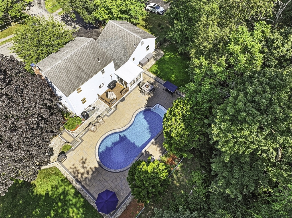 Property Photo: 7 Kings Grant Rd MA 01581
