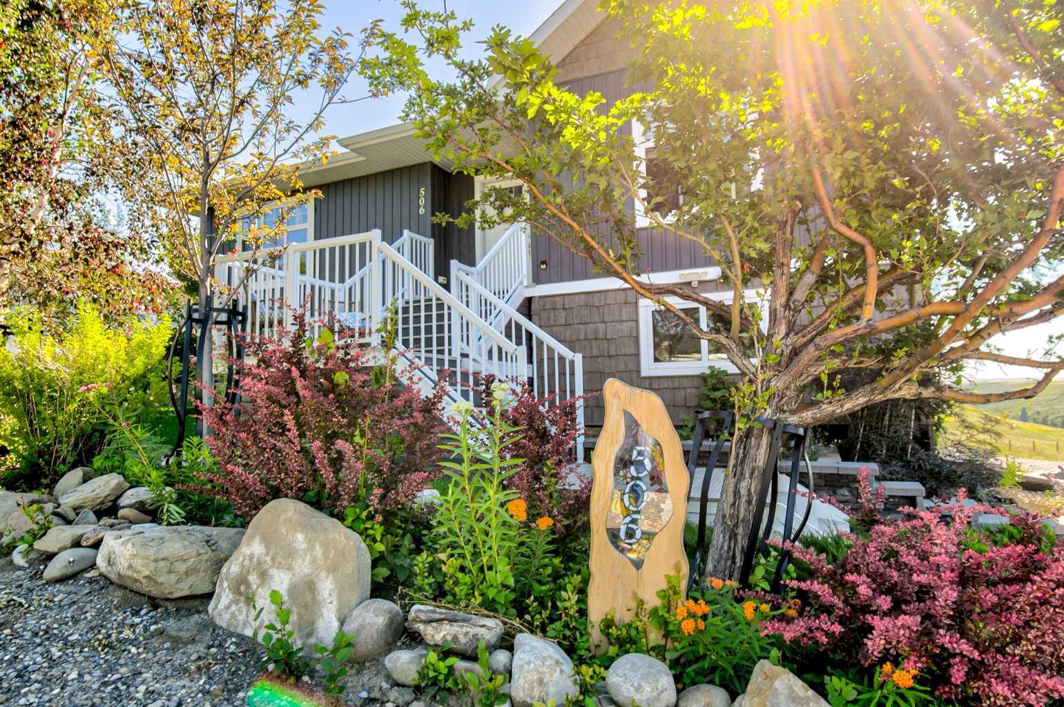 Property Photo: 506 1 Street AB T0K 1W0