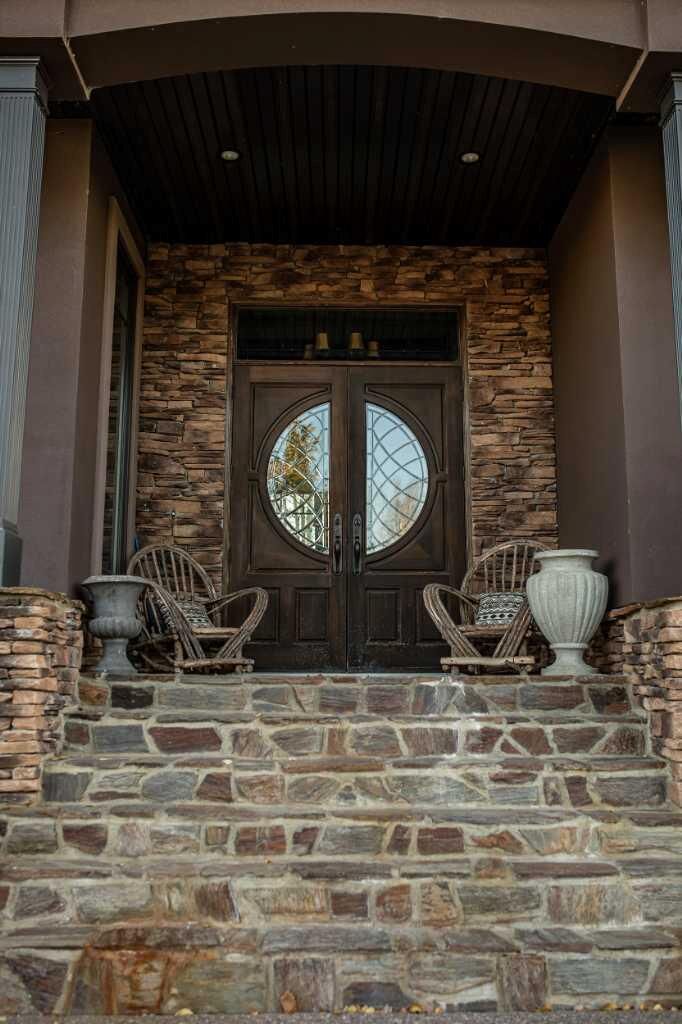 Property Photo: 13 Chinook Crescent AB T0H 1Z0