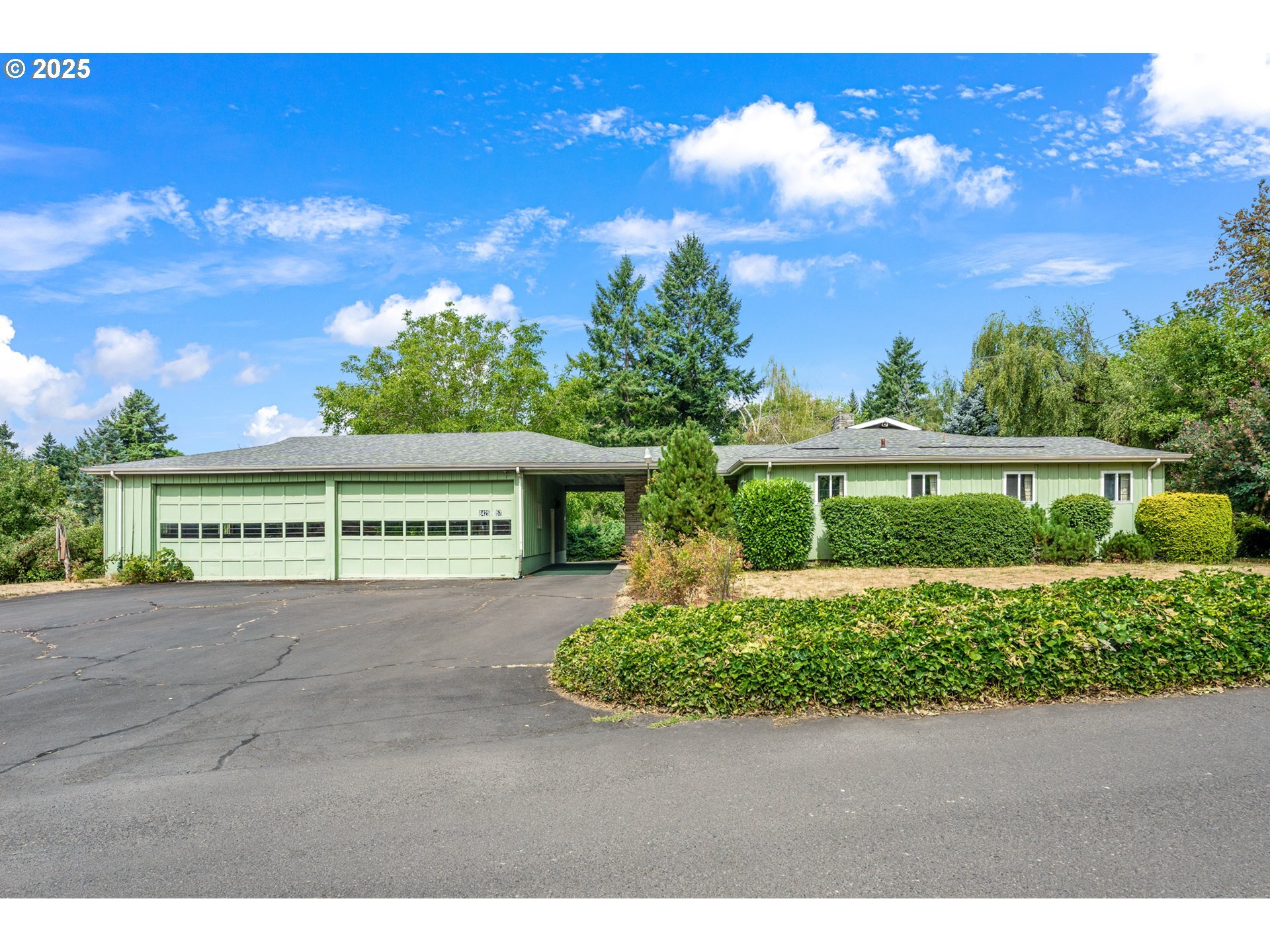 8425 SE 57th Ave  Portland OR 97206 photo
