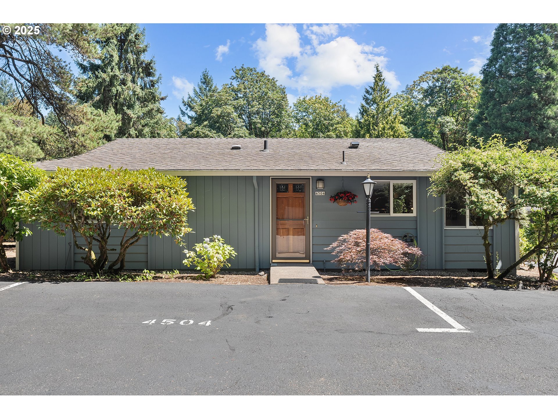 Property Photo:  4504 NW Barnes Rd  OR 97210 