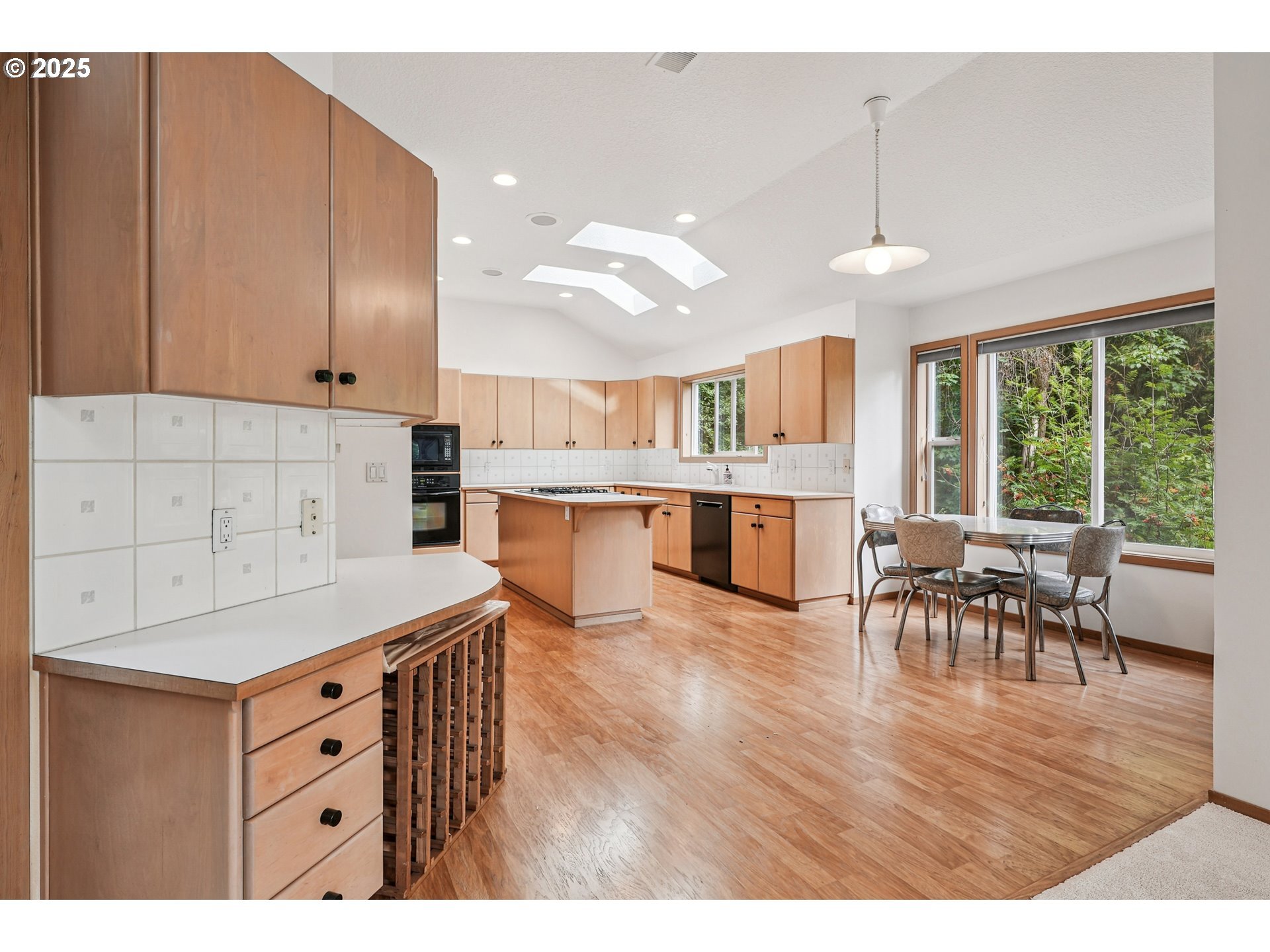 Property Photo:  12 Monticello Dr  OR 97035 