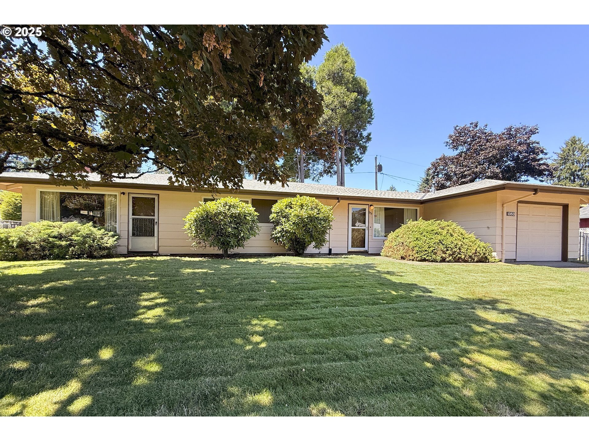 Property Photo: 1353 SE 174th Pl OR 97233