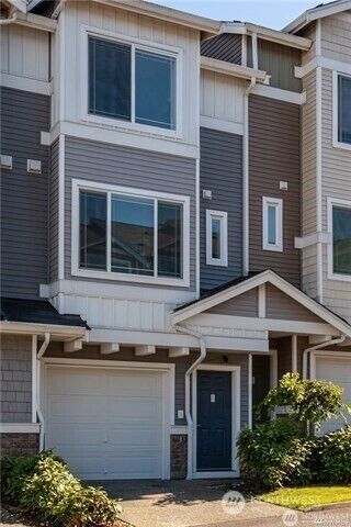 Property Photo:  15720  Manor Way Q3  WA 98087 