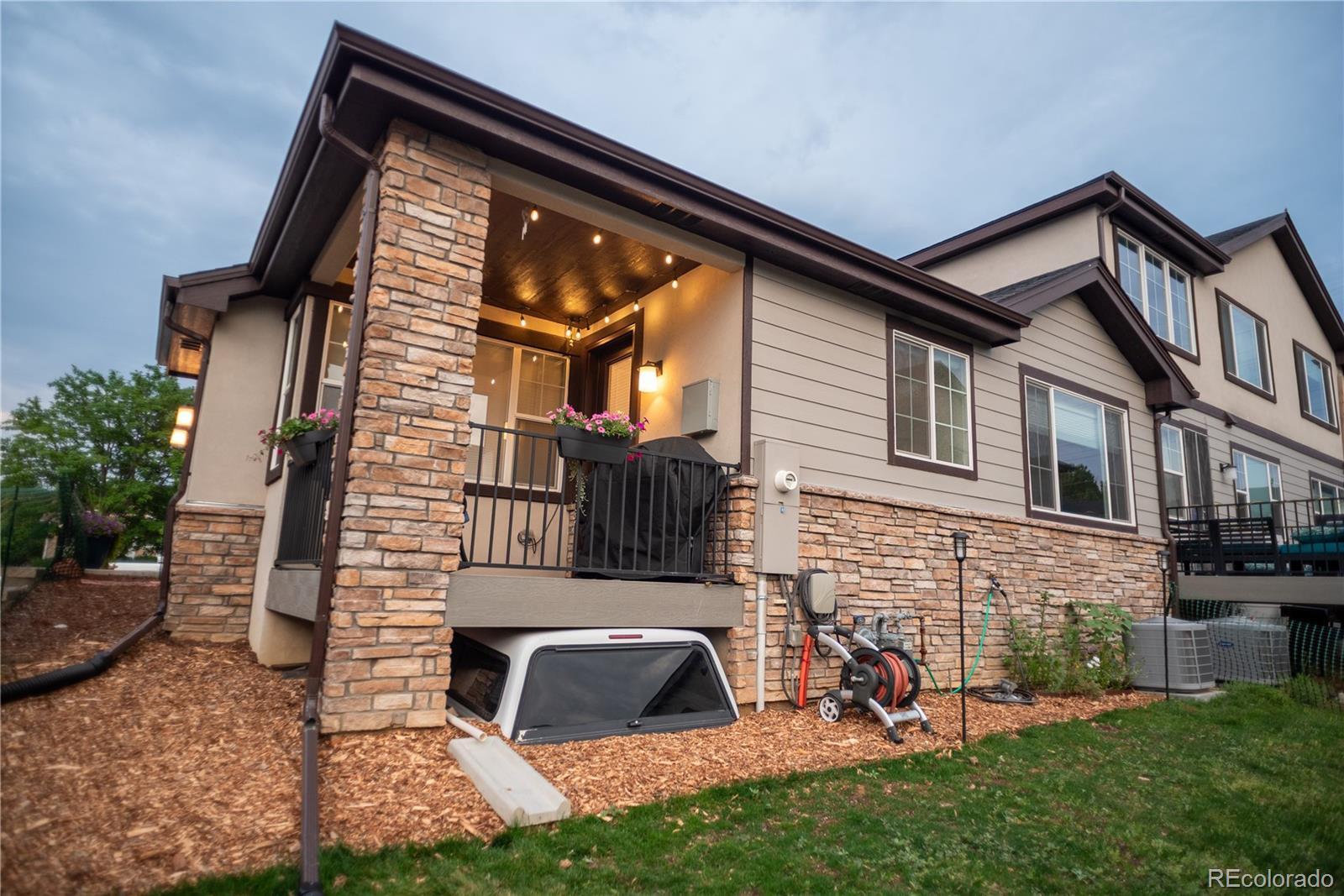 Property Photo:  1845 S Helena Street  CO 80017 