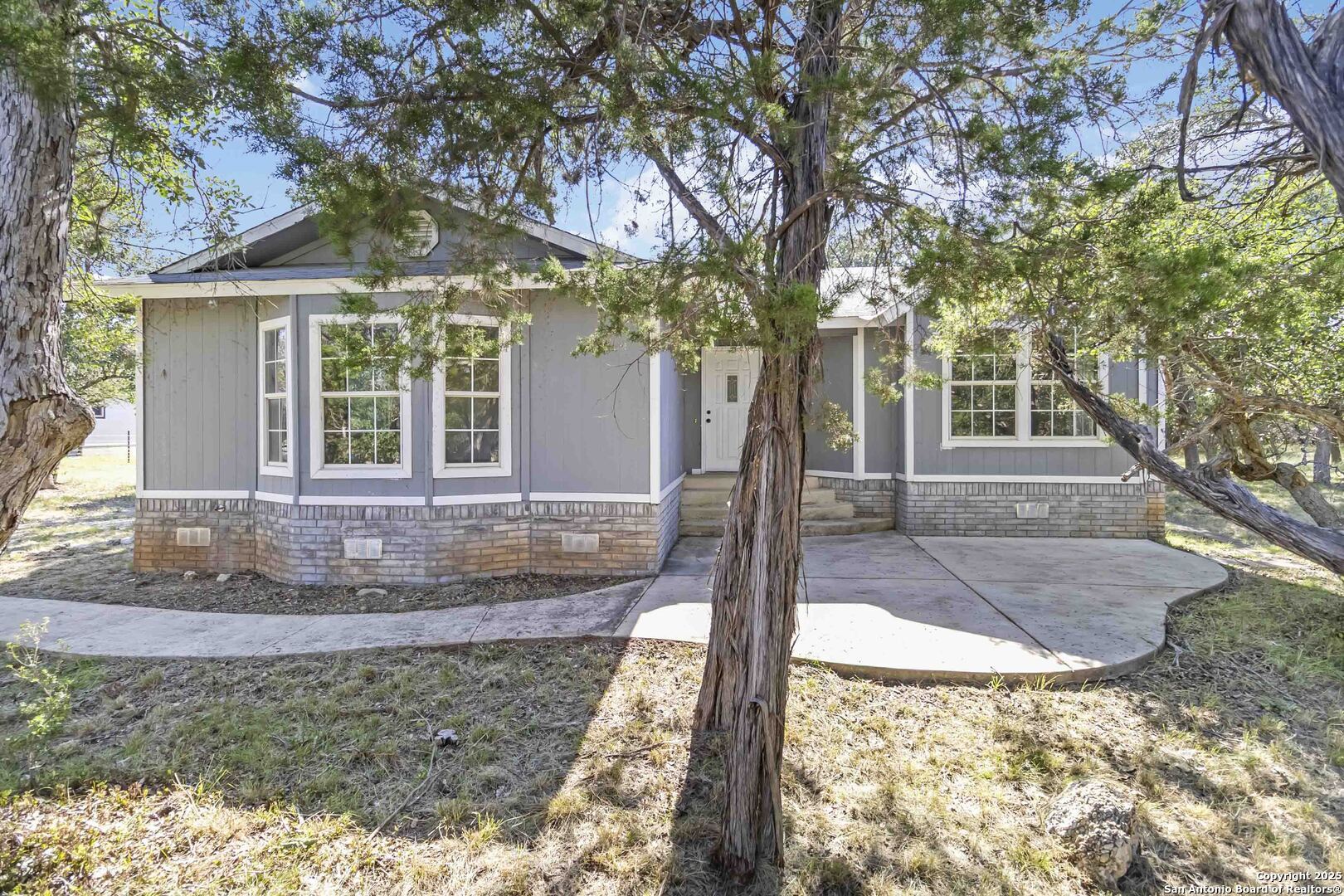 Property Photo: 1260 Comanche TX 78003