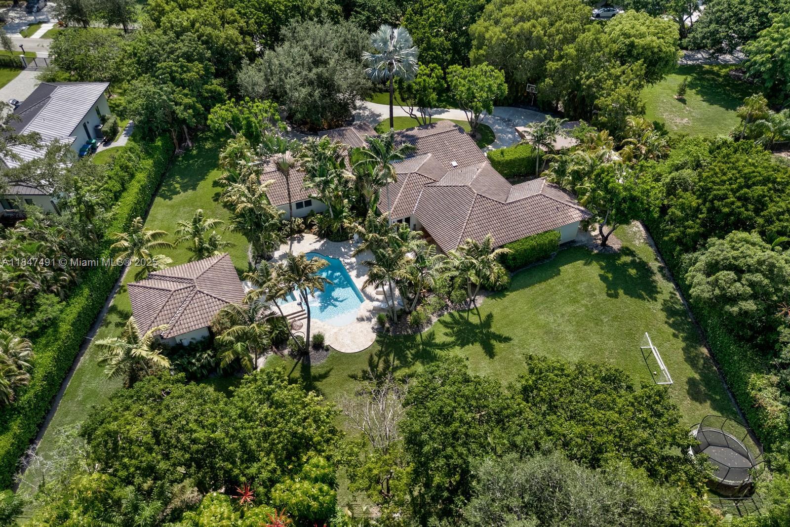 Property Photo: 11855 SW 68th Ct FL 33156