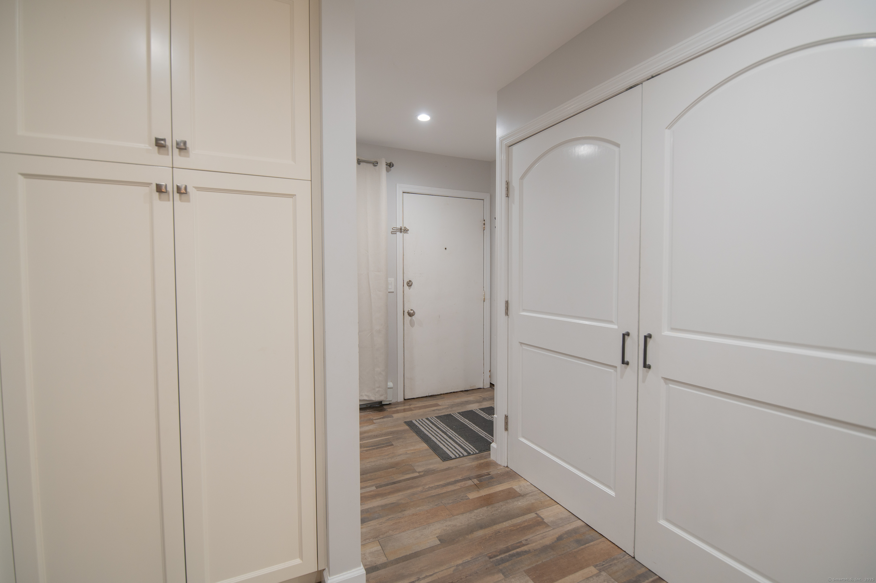 Property Photo: 51 W Washington Avenue 51 CT 06902