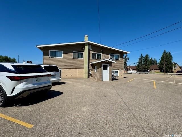 Property Photo:  55 2nd Avenue NE  SK S9H 2C5 