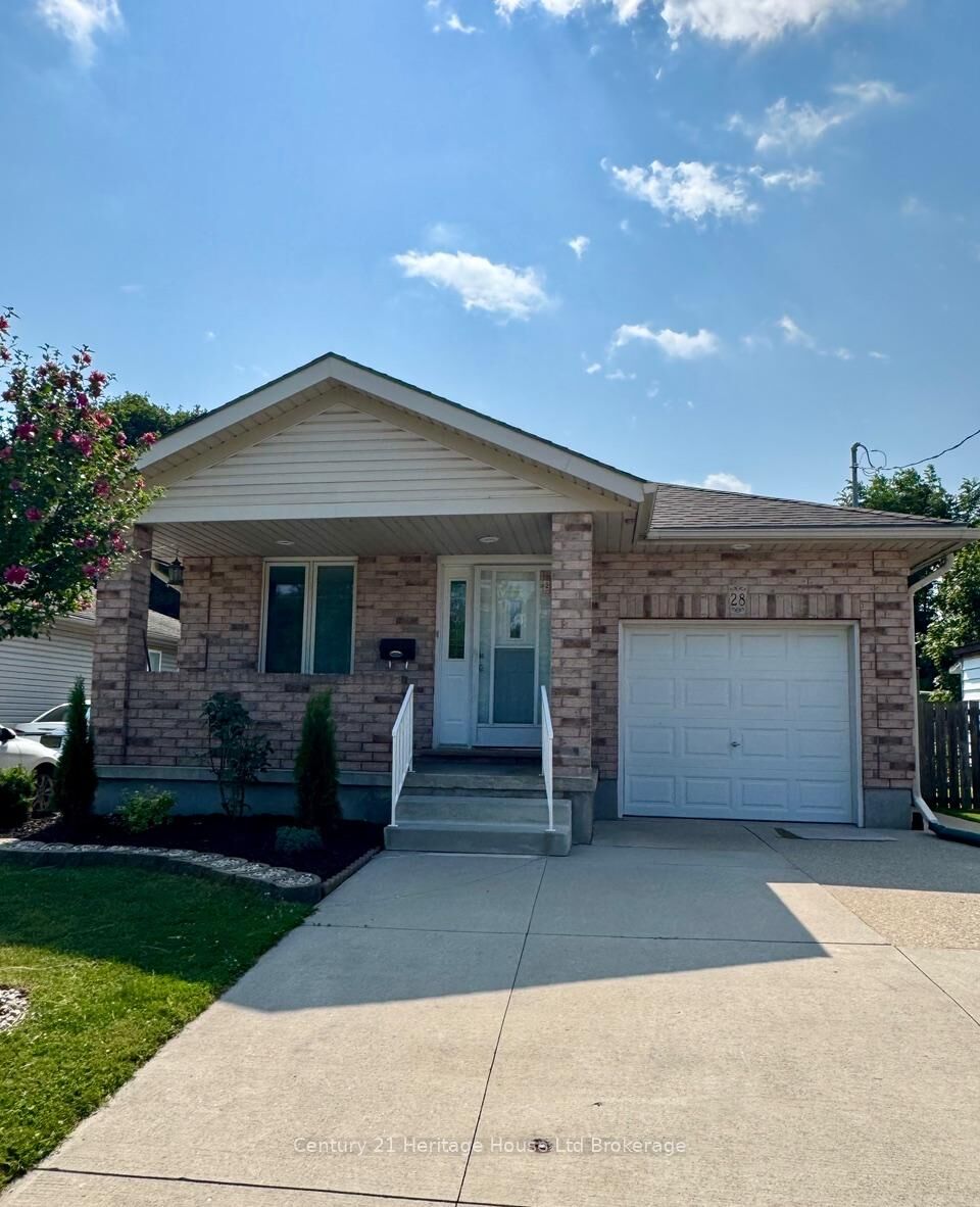 Photo de la propriété: 28 Teeple Street ON N4S 3Y7