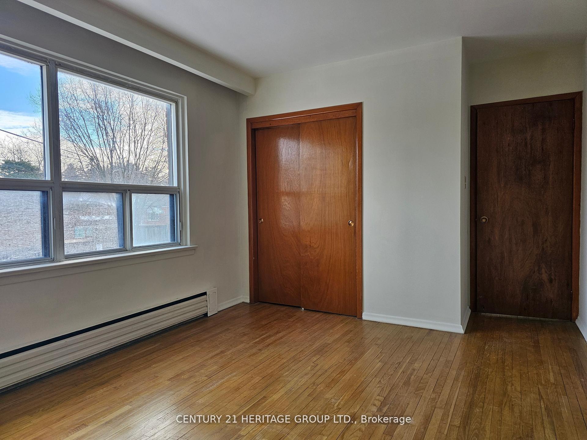 Property Photo: 423 Pharmacy Avenue 3 ON M1L 3G5