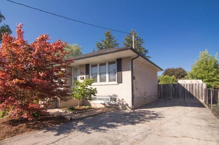 Property Photo: 543 Taplow Crescent ON L6L 4V9