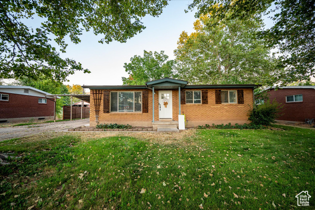 Property Photo:  290 N Colonial Ave E  UT 84041 