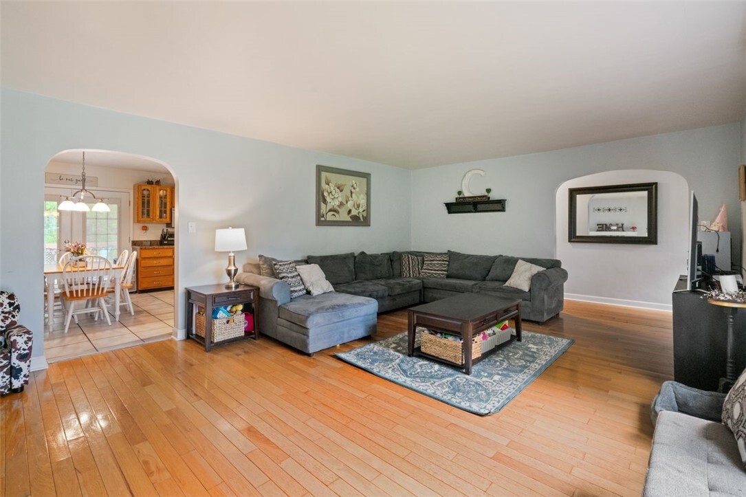 Property Photo: 620 Briarcliff Dr PA 15001